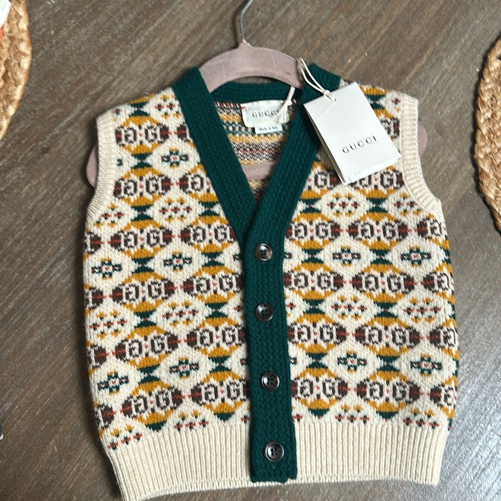 Brand New sweater vest for baby  Gucci never worn. 9-12 months